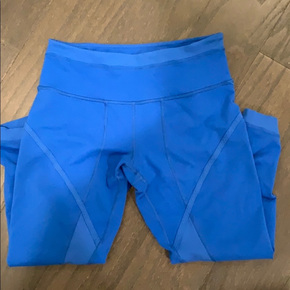 Lululemon blue crops